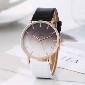 Stylish Round Quartz Watch